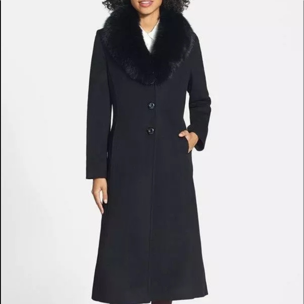 SACHI COLLECTION IN BLACK TRENCH COAT- FOX FUR (Reg size 8,10 fits just fine)